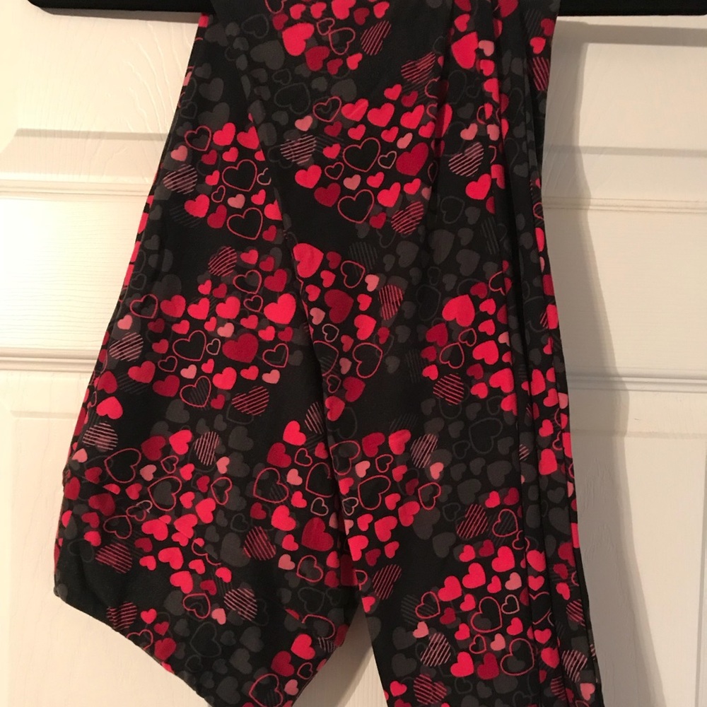 LuLaRoe Tall & Curvy TC Leggings Valentine Hearts